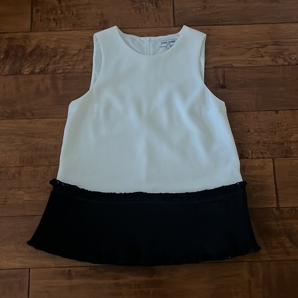 Opening Ceremony Ruffle Bottom Tank Size 4 - Picture 2 of 10